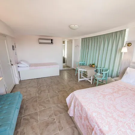 Kuytu Hotel *