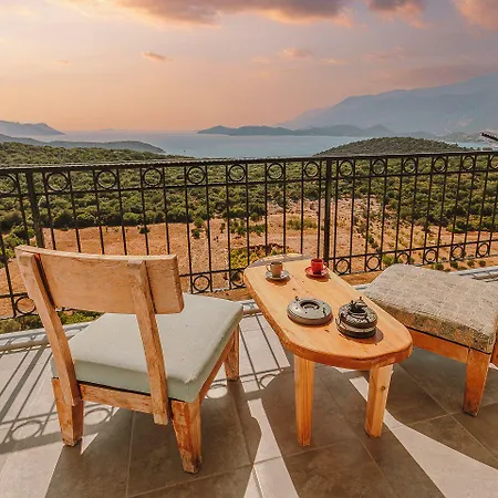 Kuytu Hotel 3*